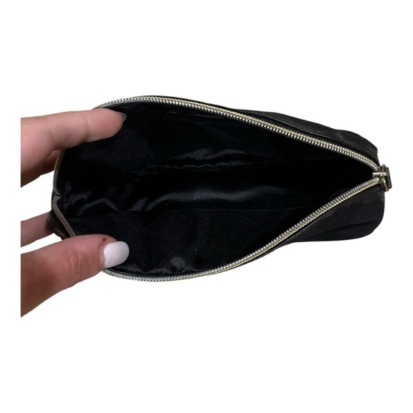 🧡 5 for $25 🧡 VICTORIAS SECRET Black Pouch with Gold Logo - Picture 3 of 3